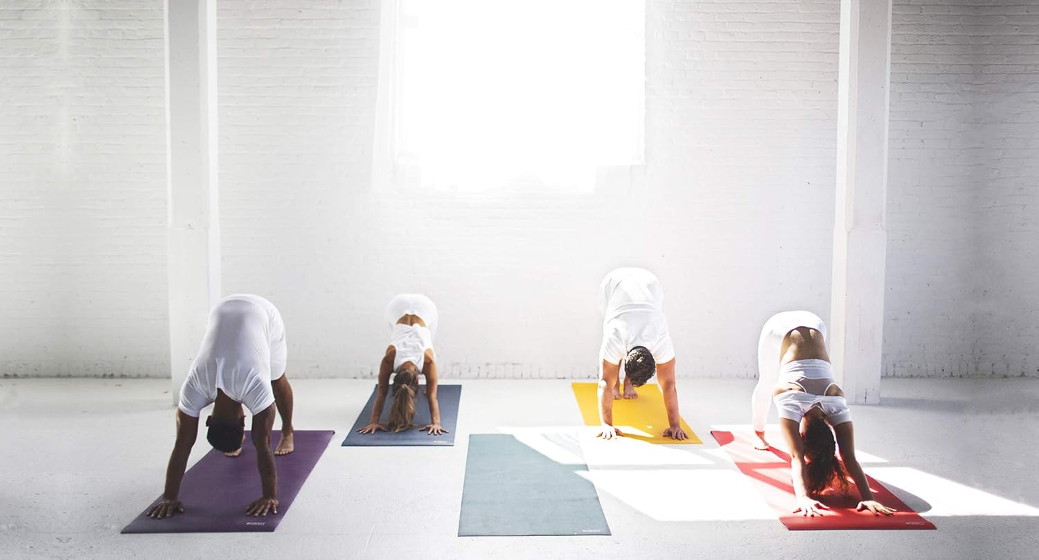 B Yoga Black Traveller Mat R321