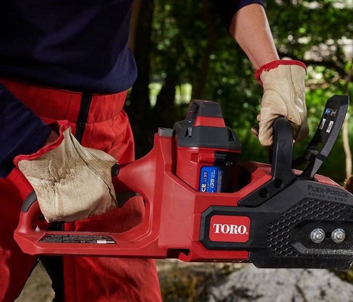 Toro 16 in. 60V Flex Force Battery Chainsaw Kit W139111