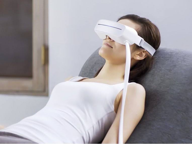 Aurai Cooling and Heated Water-Propelled Eye Massager C483712