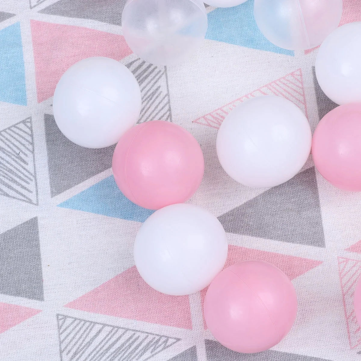 100pcs 5.5cm Crush Proof Plastic Ocean Balls for Kids with Mesh Bag U736