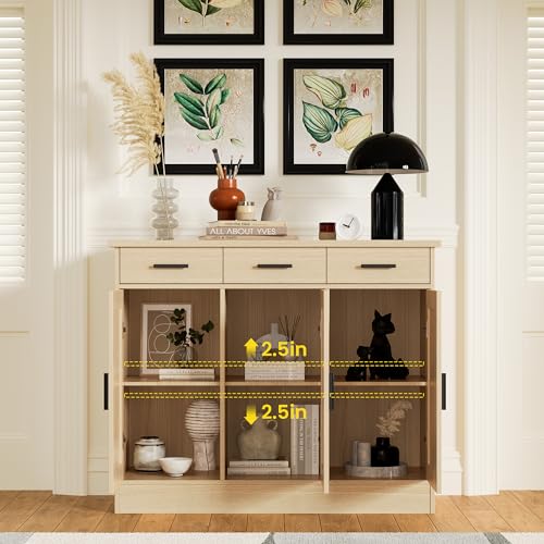 Oak Buffet Cabinet with 3 Drawers and 3 Doors B4554